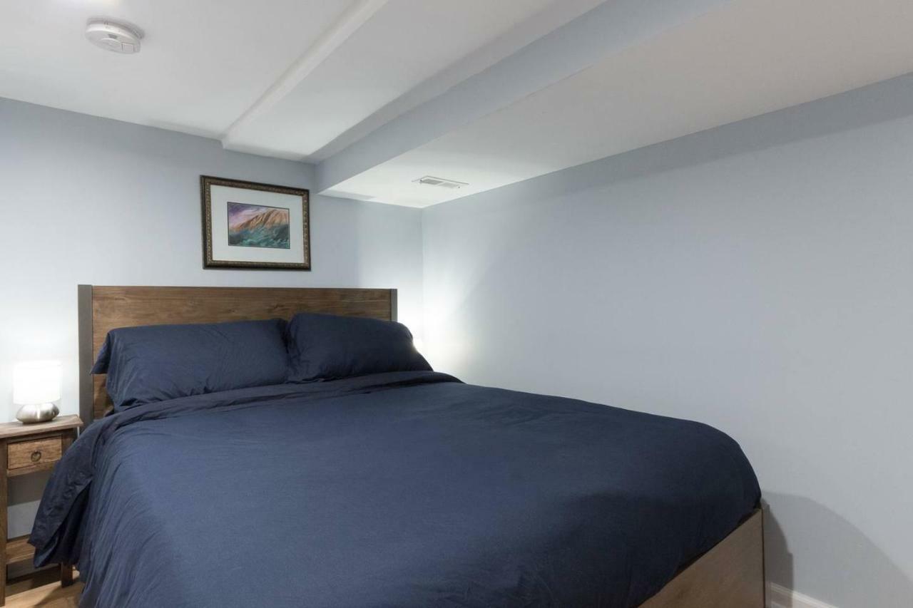 Luxury 2 Bedroom Apartment W/ Free Parking ワシントン エクステリア 写真