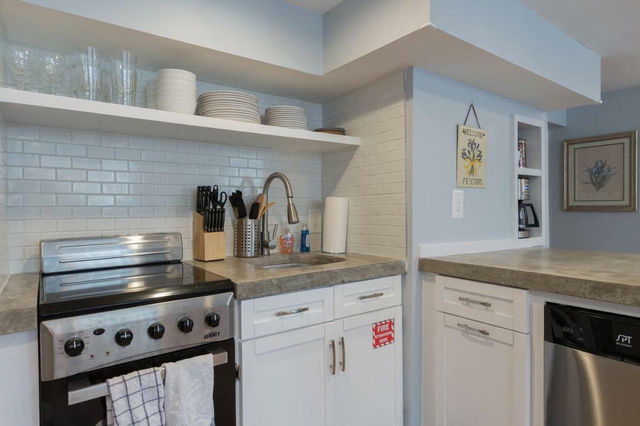 Luxury 2 Bedroom Apartment W/ Free Parking ワシントン エクステリア 写真