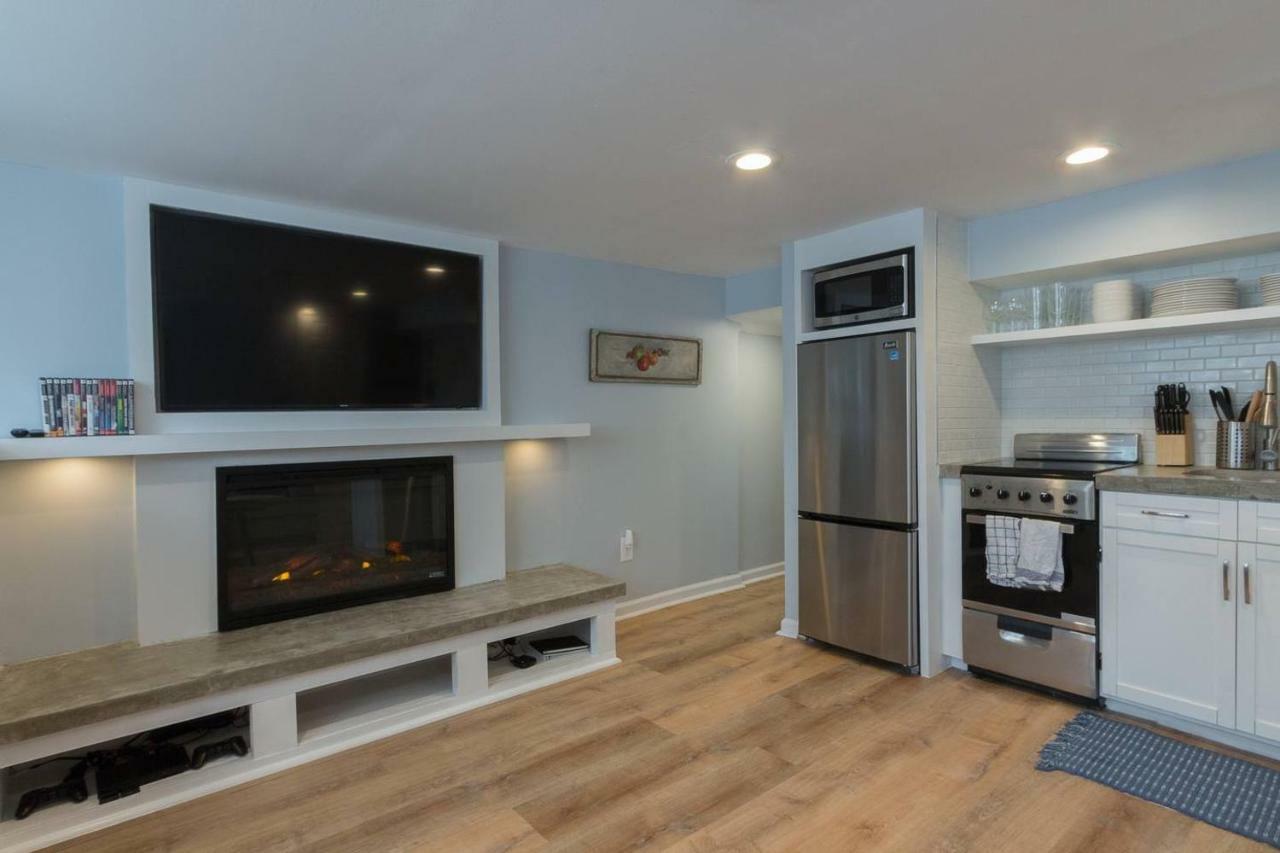 Luxury 2 Bedroom Apartment W/ Free Parking ワシントン エクステリア 写真